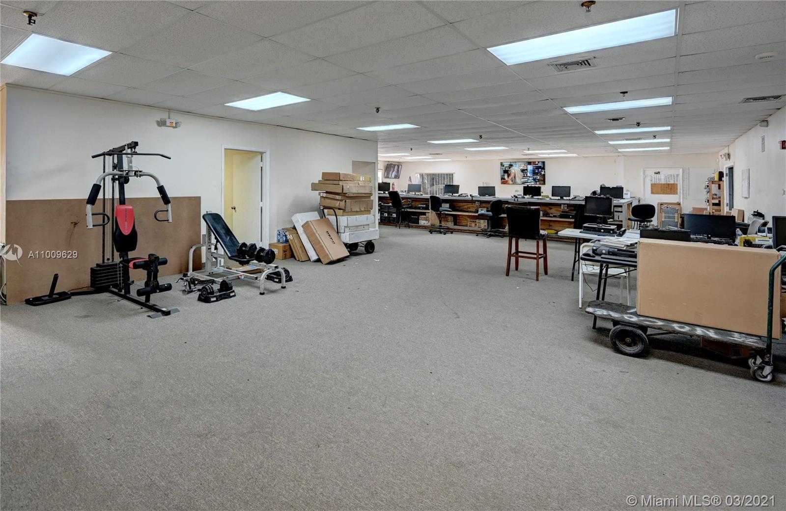 Small Image of 4495 NORTH WEST 37TH AVE, Miami Number 6
