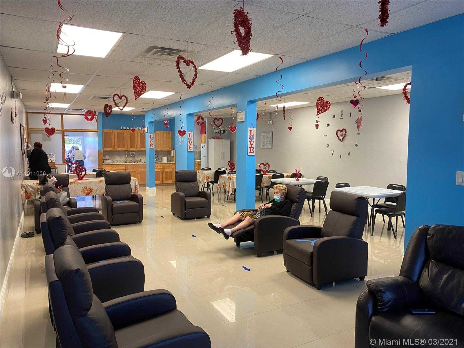 Small Image of 240 WESTWARD DR, Miami Springs Number 3
