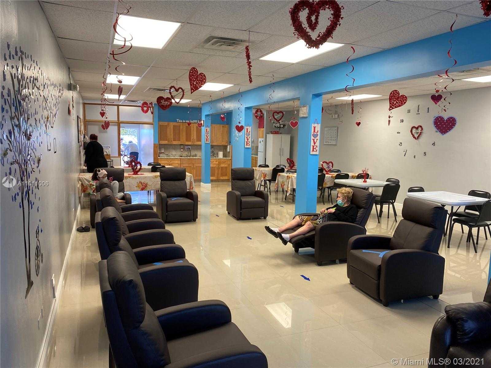 Small Image of 240 WESTWARD DR, Miami Springs Number 4