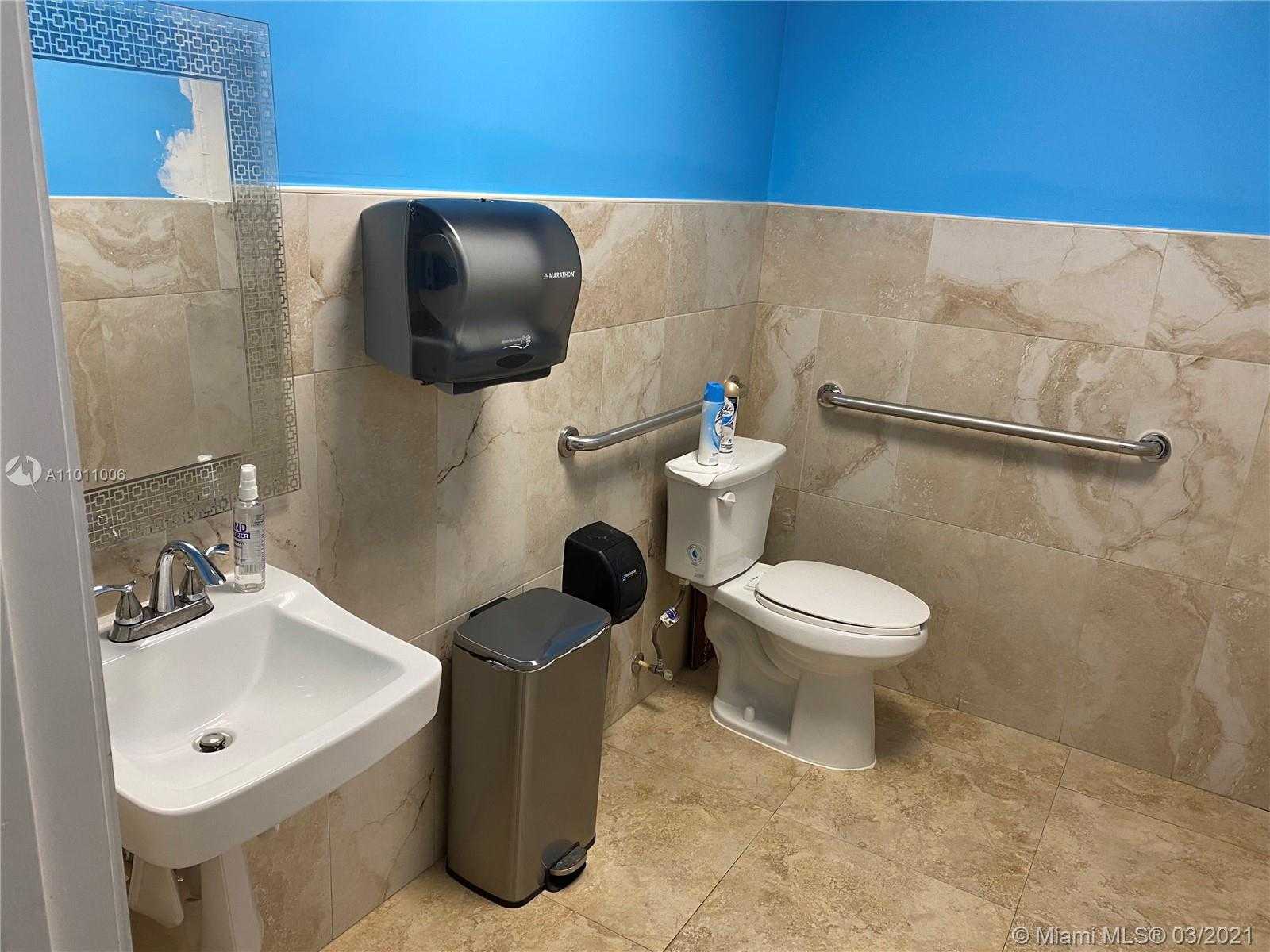 Small Image of 240 WESTWARD DR, Miami Springs Number 7