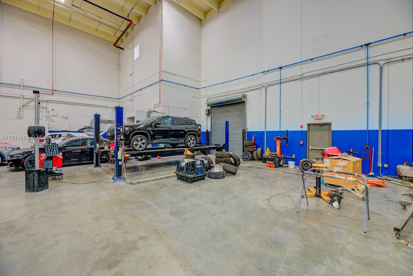 Small Image of 8050 NW 58th St, Doral, FL 33166, USA Number 4