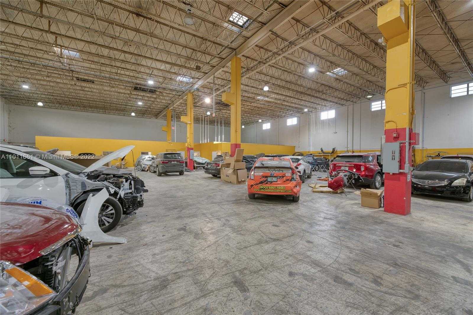 Small Image of 8050 NW 58th St, Doral, FL 33166, USA Number 45