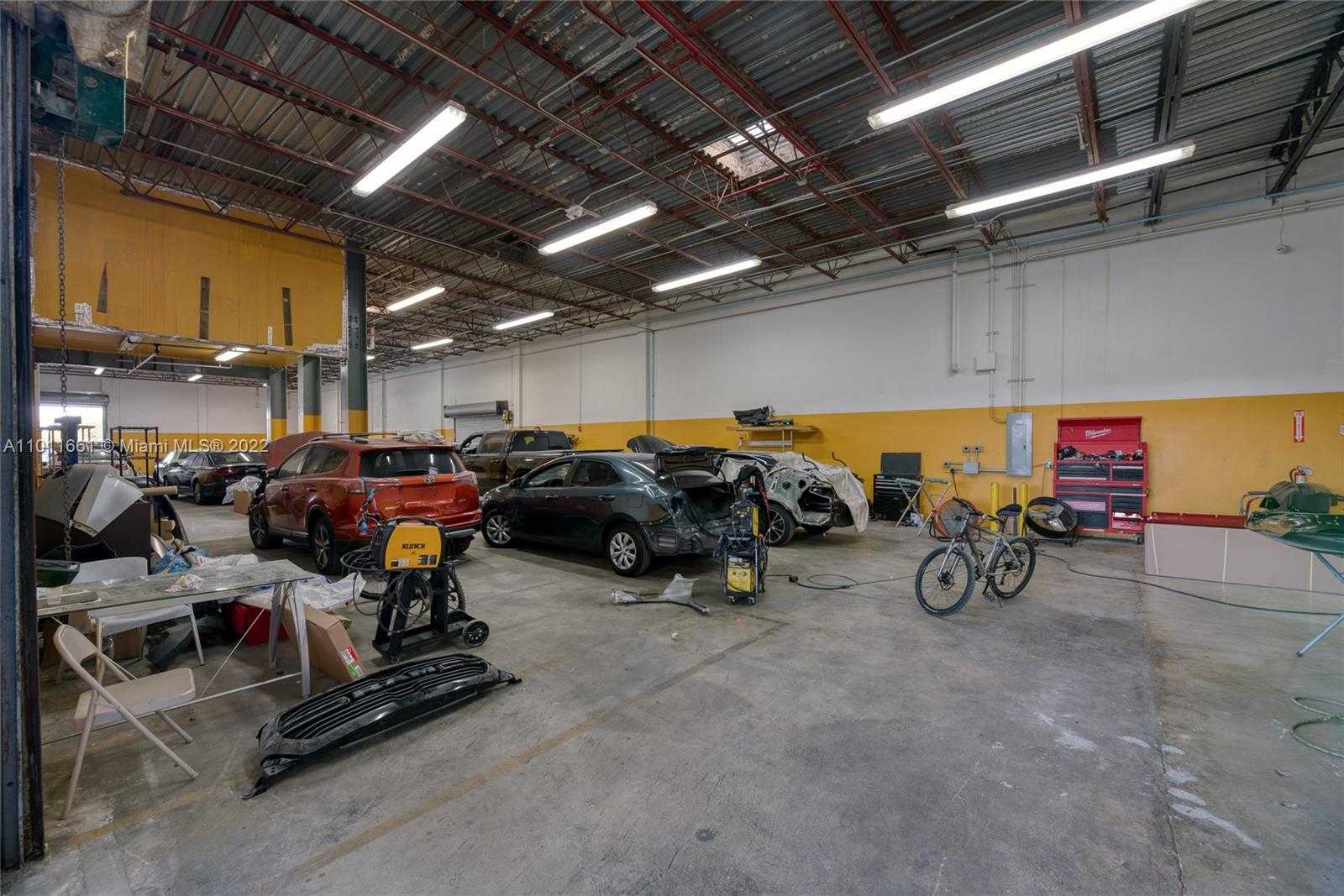 Small Image of 8050 NW 58th St, Doral, FL 33166, USA Number 51