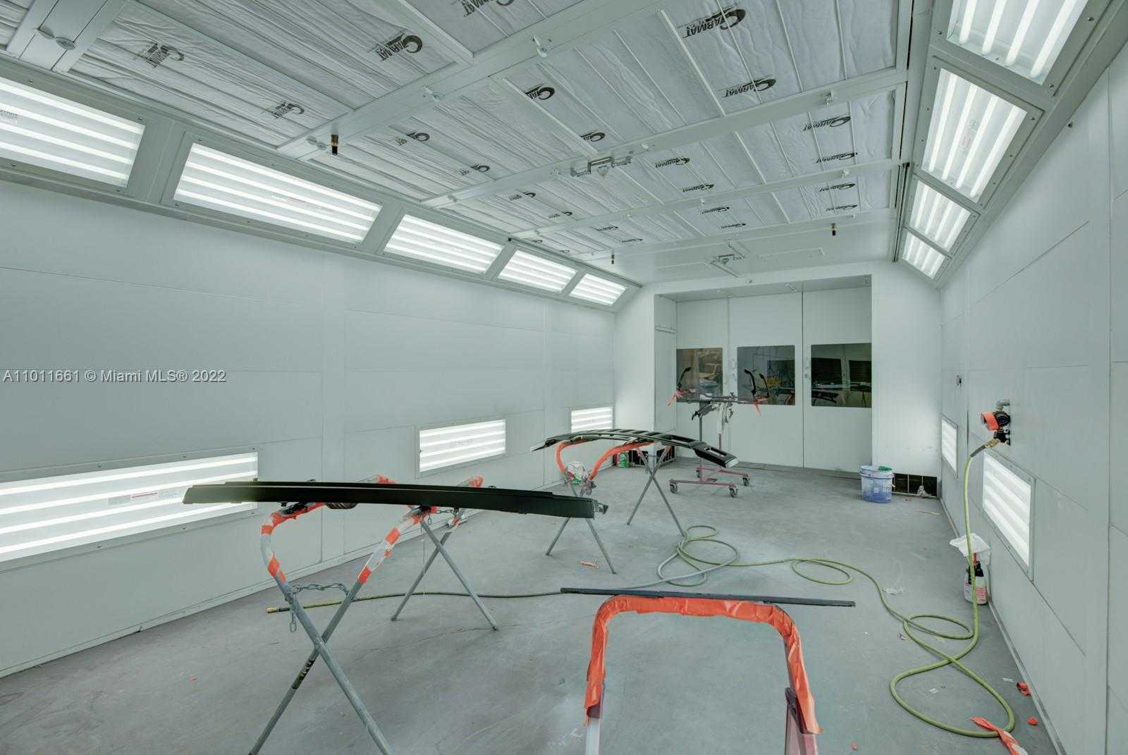 Small Image of 8050 NW 58th St, Doral, FL 33166, USA Number 8