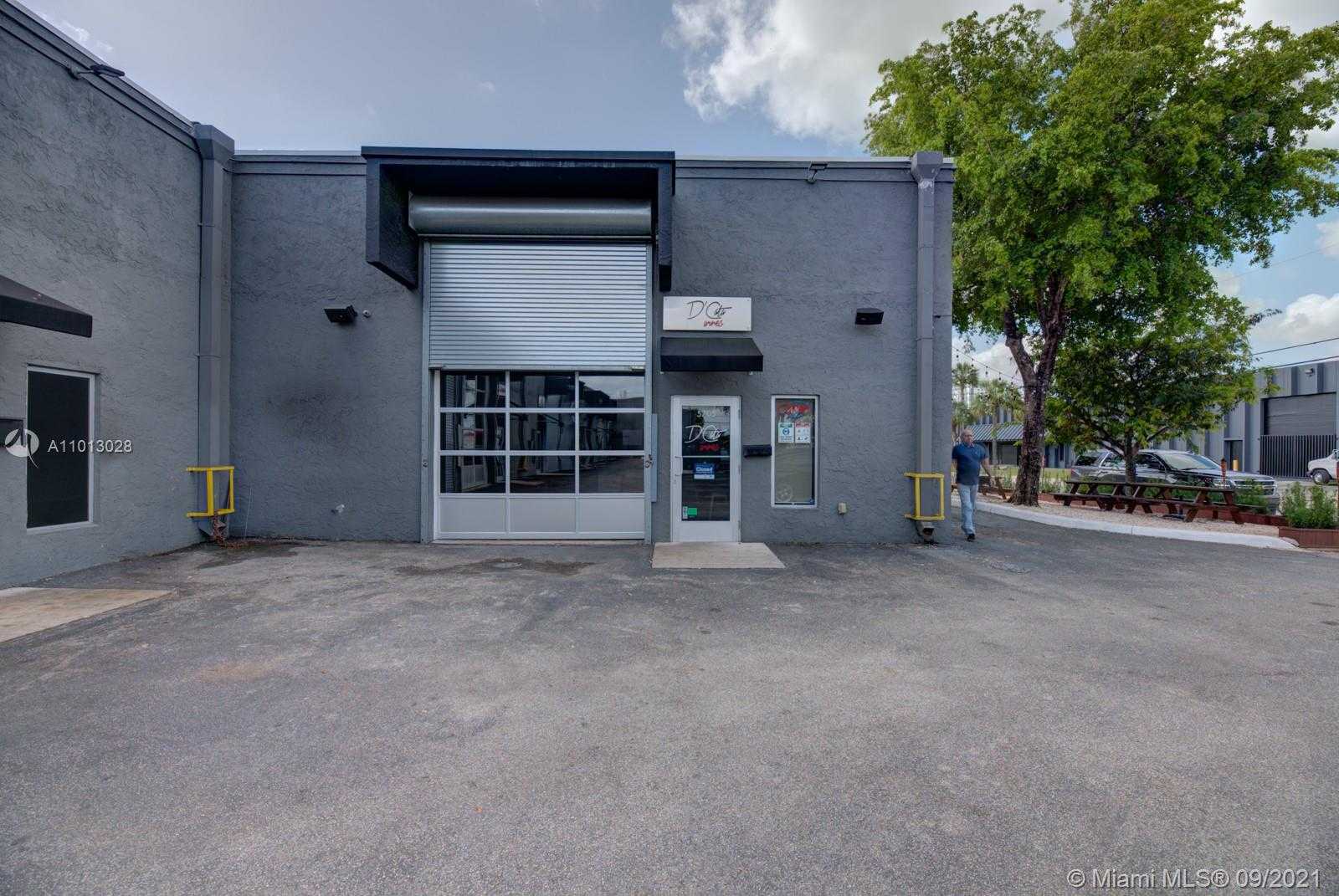 Small Image of 5715 NORTH WEST 84 AVE, Doral Number 13