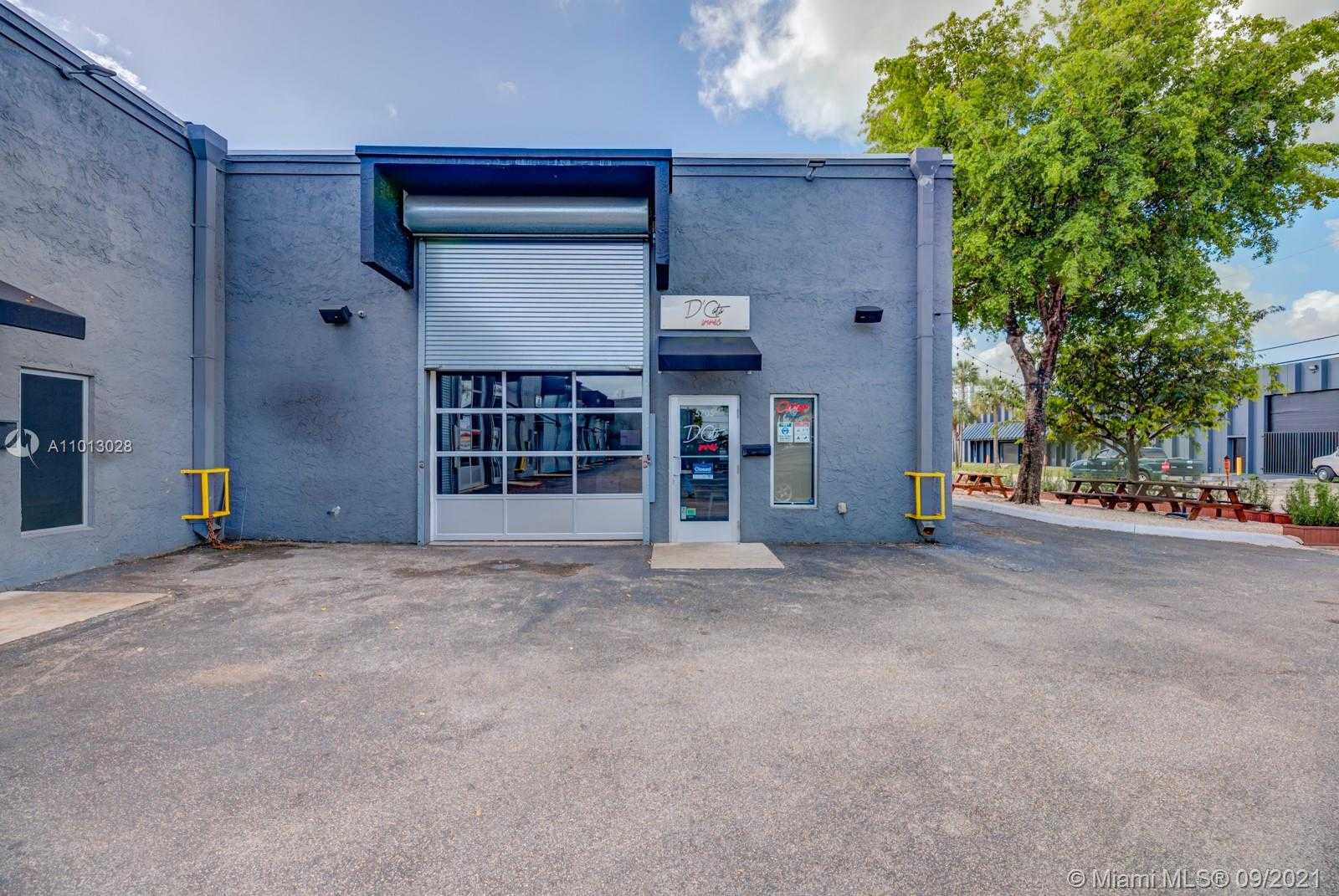 Small Image of 5715 NORTH WEST 84 AVE, Doral Number 14