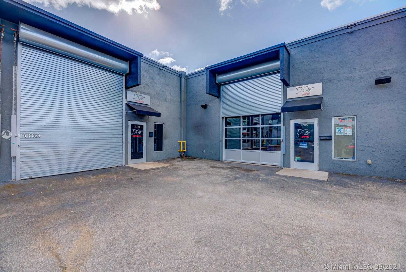 Small Image of 5715 NORTH WEST 84 AVE, Doral Number 15