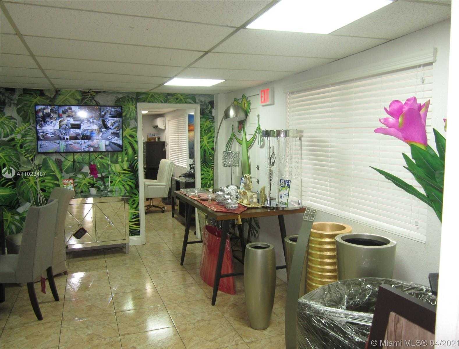 Small Image of 1001 E 26th St, Hialeah, FL 33013, USA Number 12