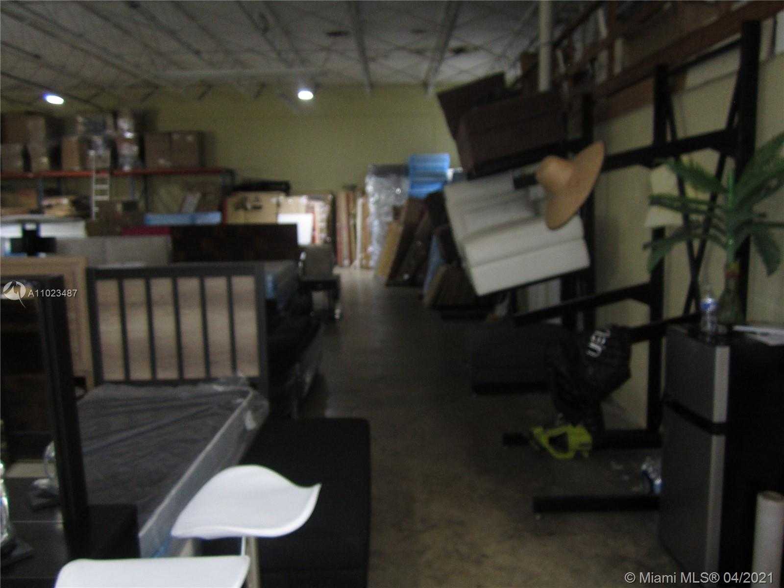 Small Image of 1001 E 26th St, Hialeah, FL 33013, USA Number 15