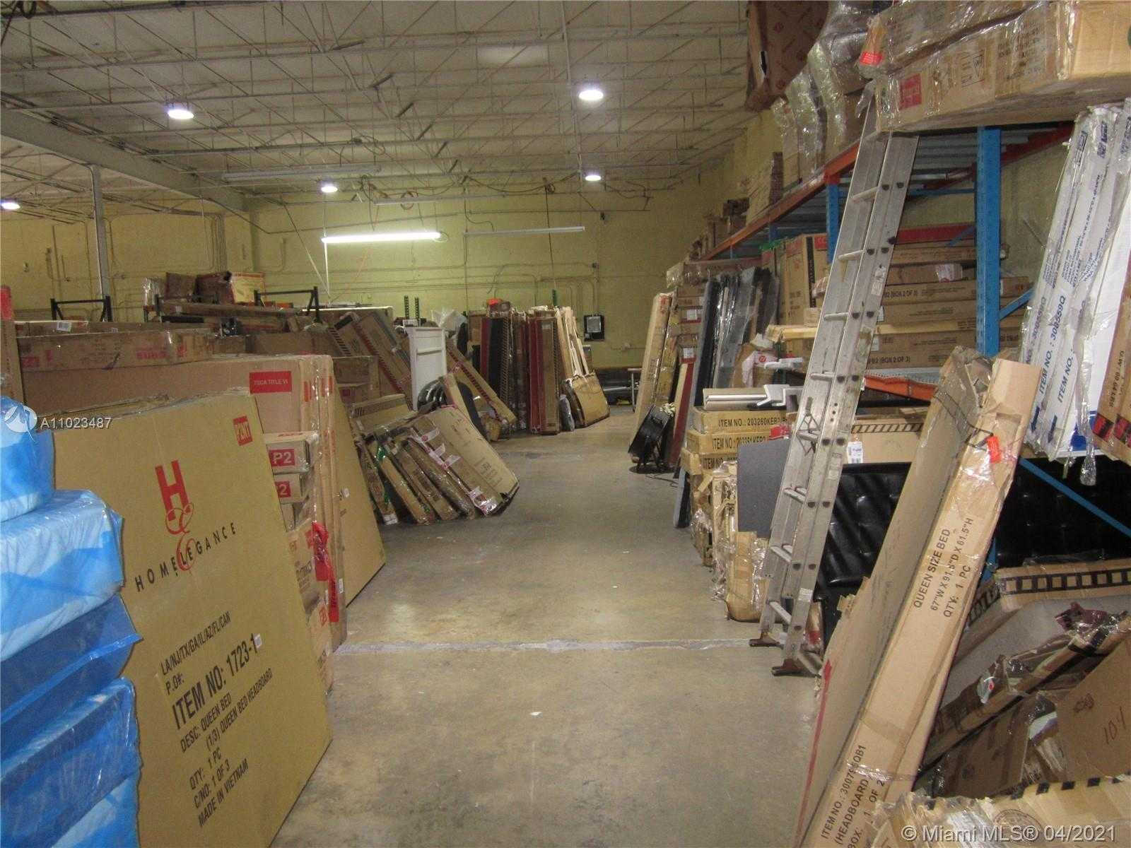 Small Image of 1001 E 26th St, Hialeah, FL 33013, USA Number 19