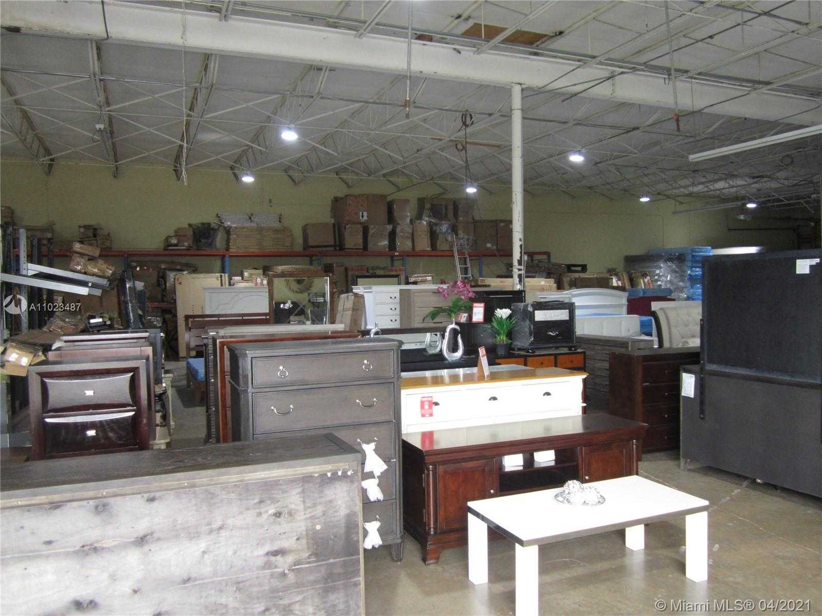 Small Image of 1001 E 26th St, Hialeah, FL 33013, USA Number 21