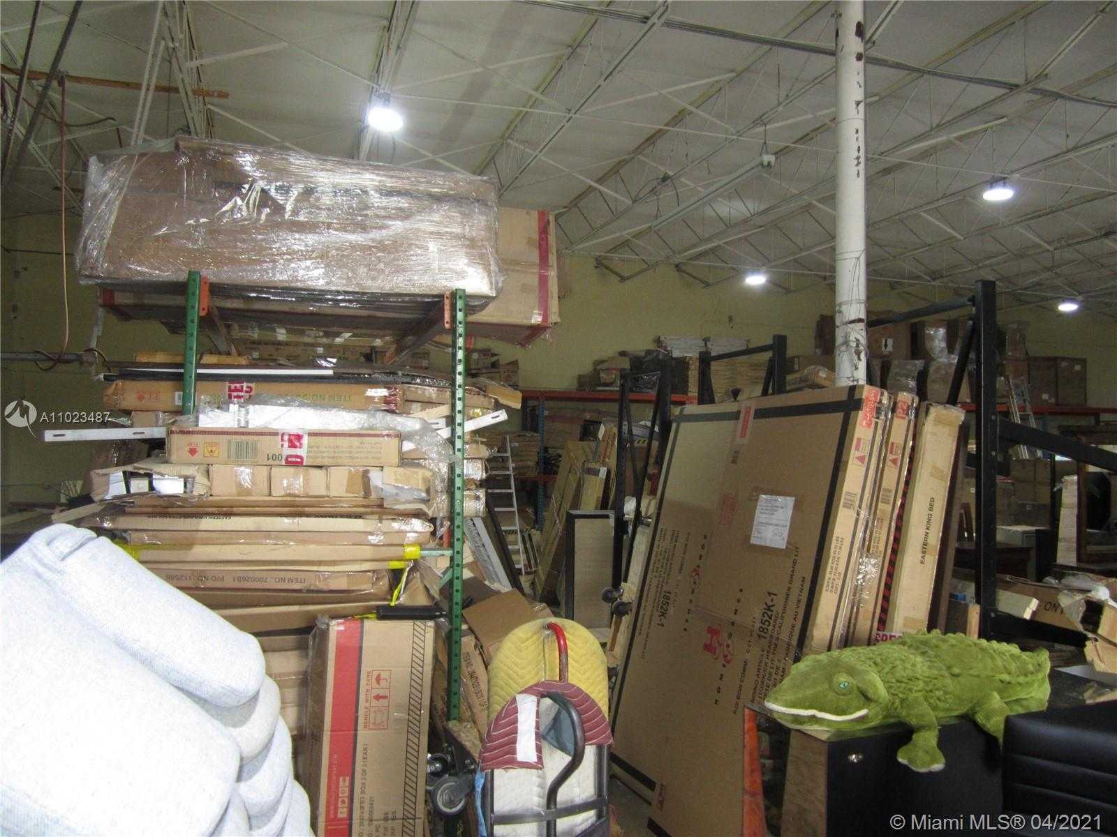 Small Image of 1001 E 26th St, Hialeah, FL 33013, USA Number 23