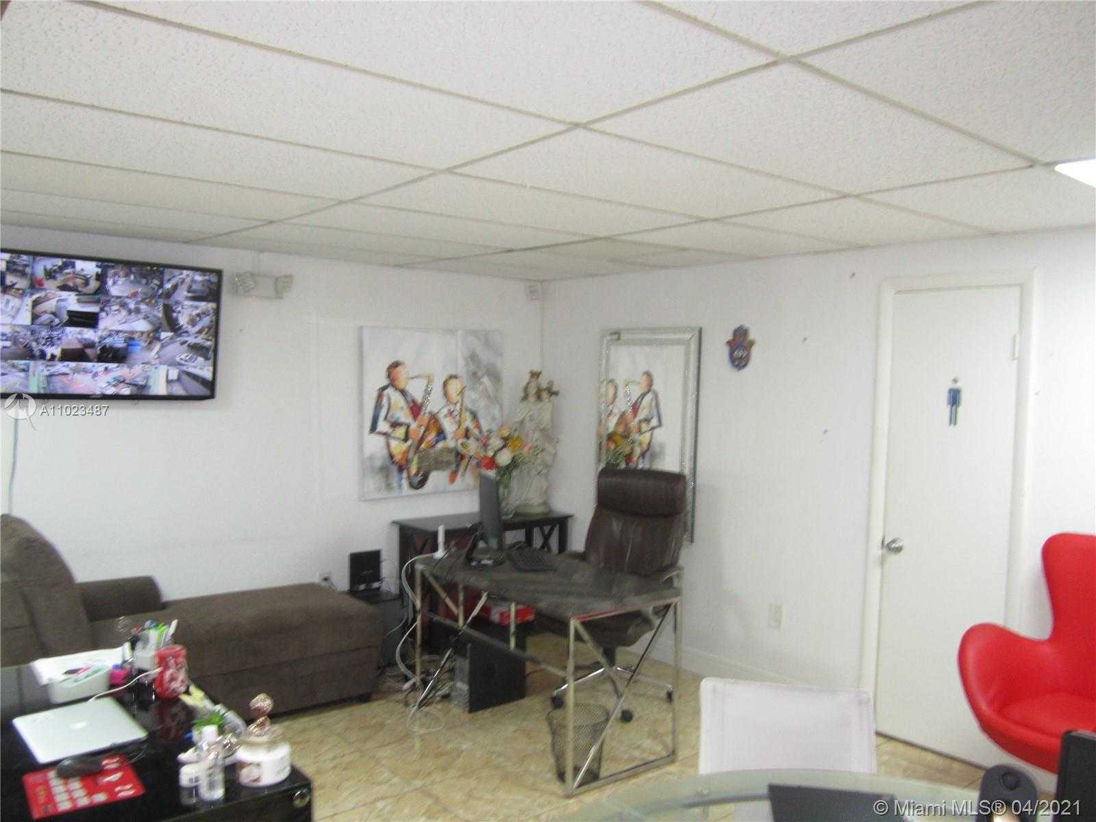Small Image of 1001 E 26th St, Hialeah, FL 33013, USA Number 7