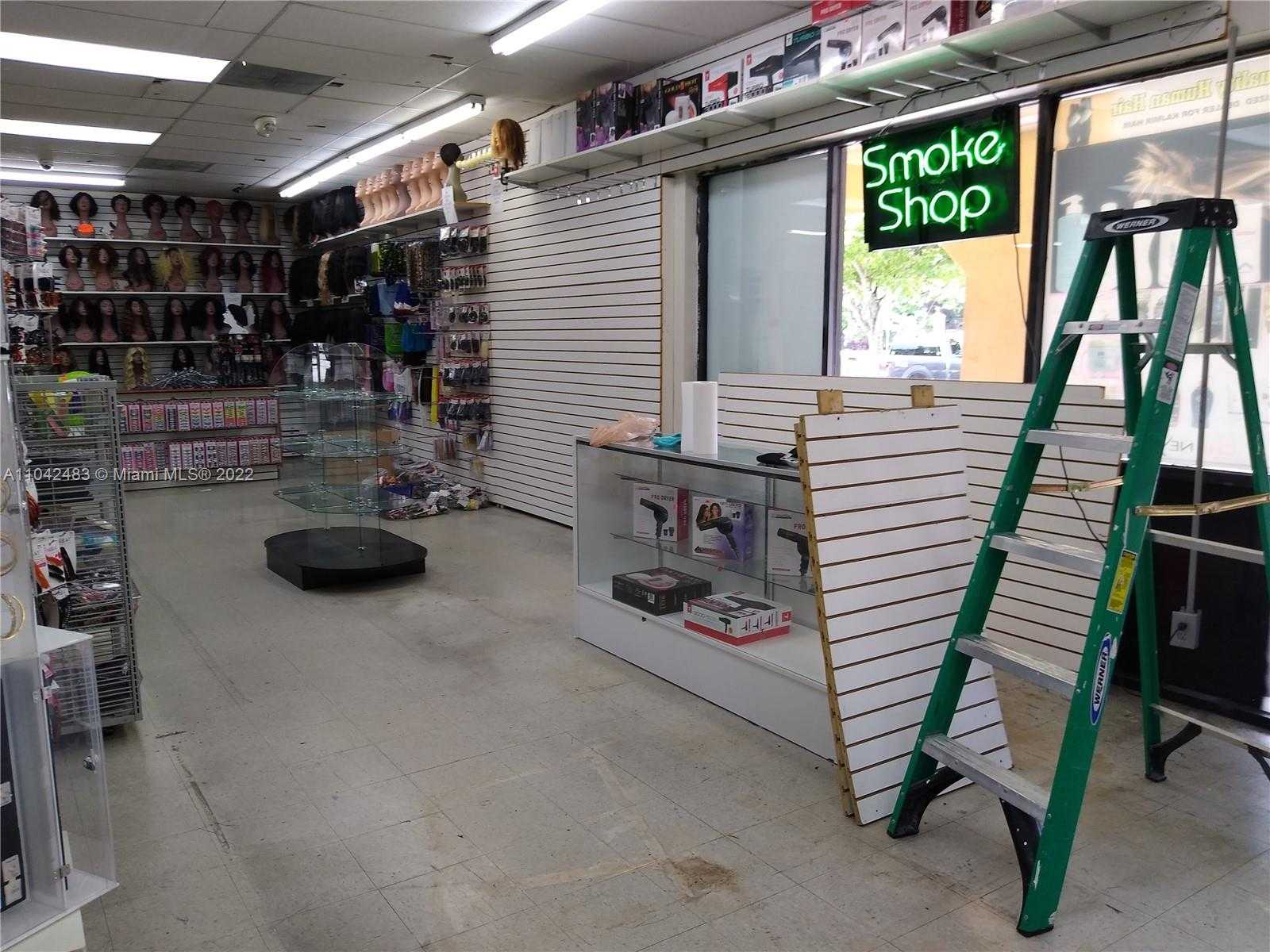Small Image of 12105 PEMBROKE RD, Pembroke Pines Number 11