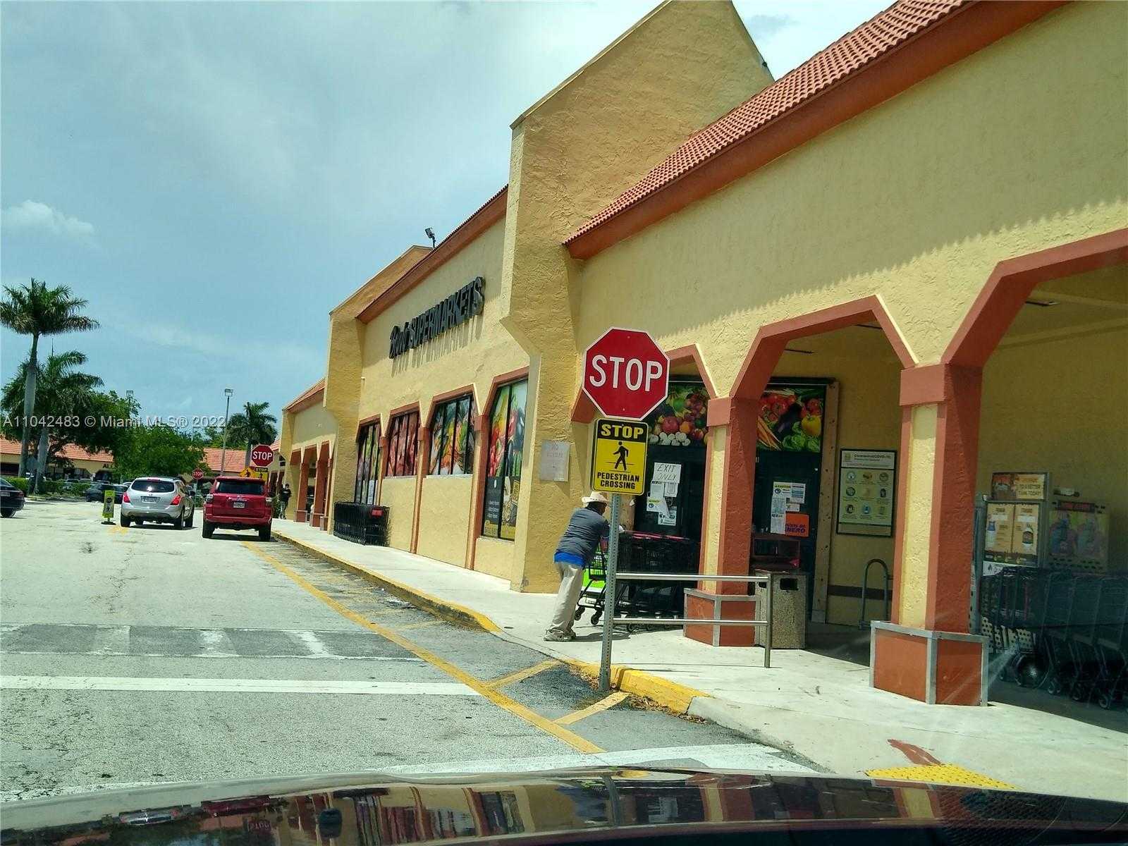 Small Image of 12105 PEMBROKE RD, Pembroke Pines Number 3
