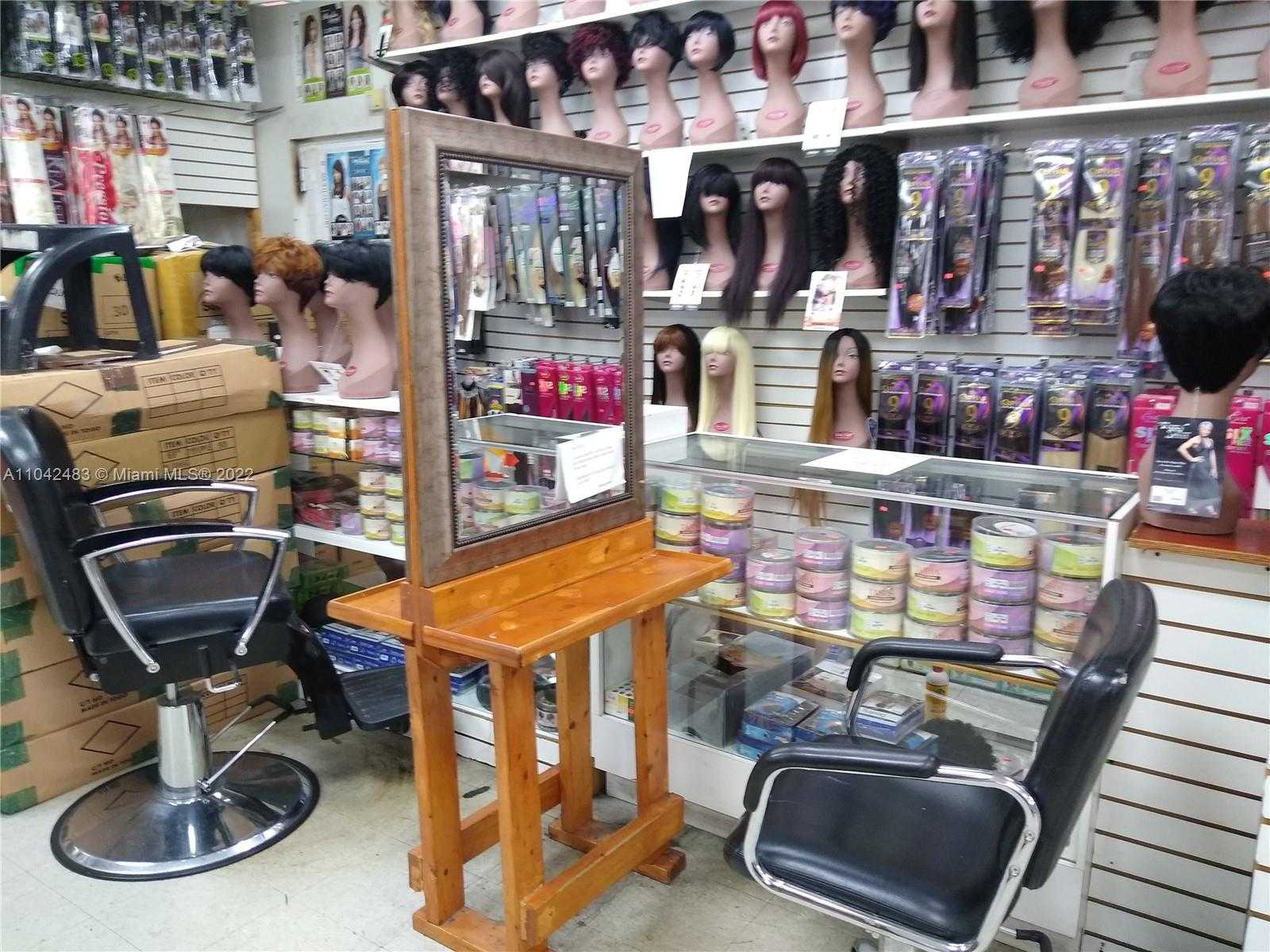 Small Image of 12105 PEMBROKE RD, Pembroke Pines Number 6
