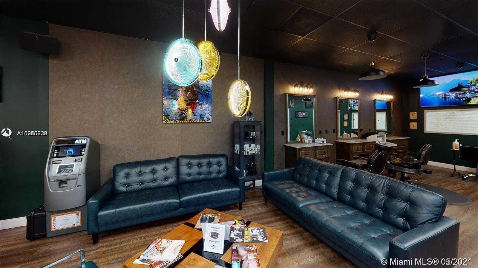 Small Image of 13268 BISCAYNE BLVD, North Miami Number 5