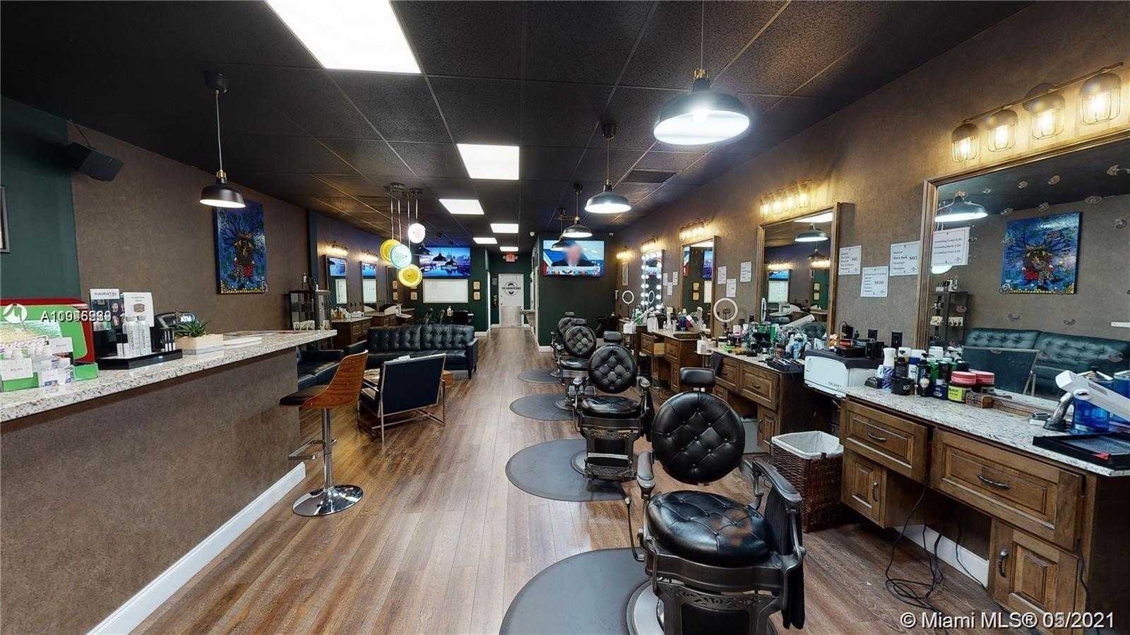 Small Image of 13268 BISCAYNE BLVD, North Miami Number 6