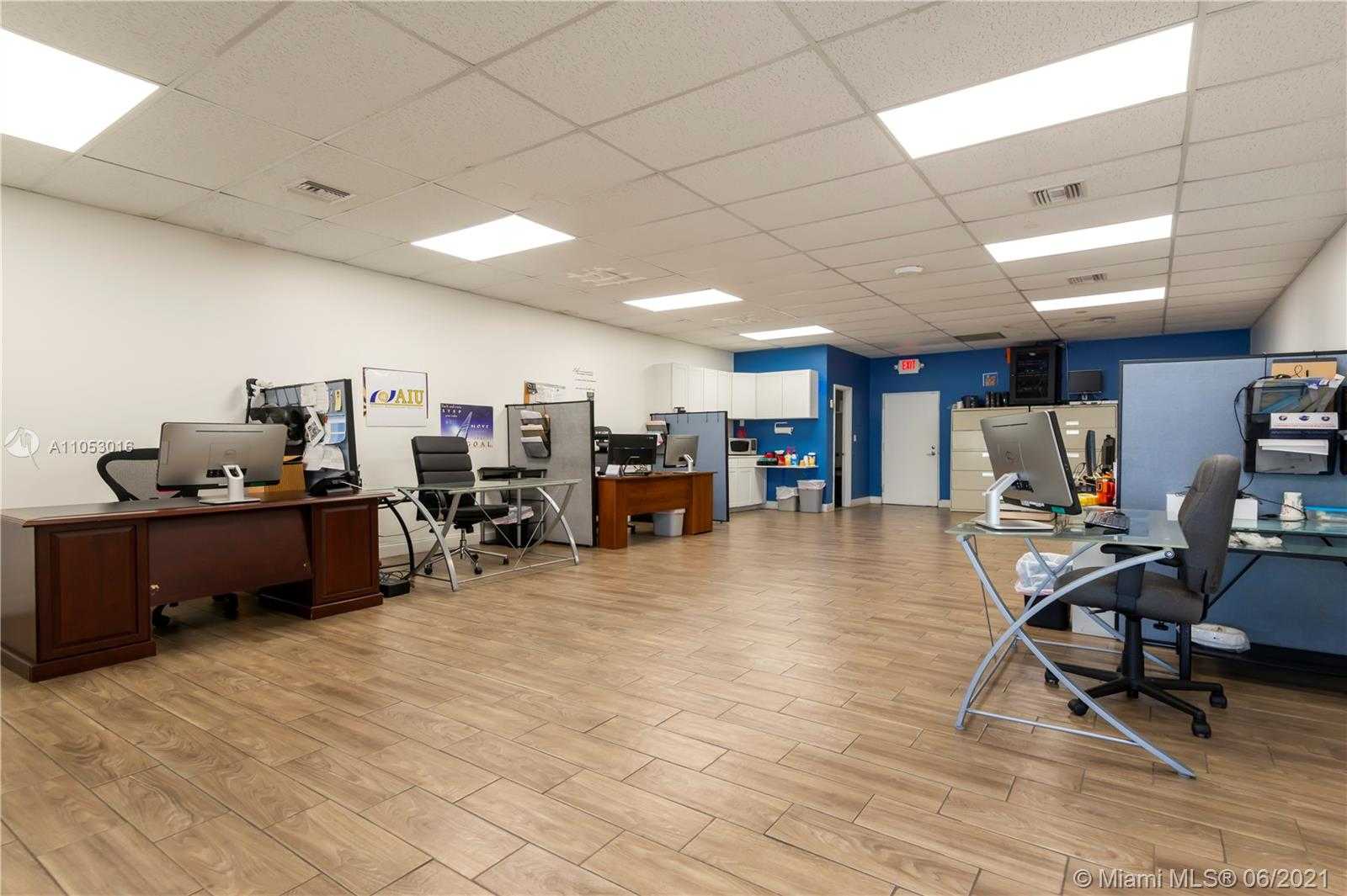 Small Image of 16635 NORTH EAST 19TH AVE, North Miami Beach Number 17