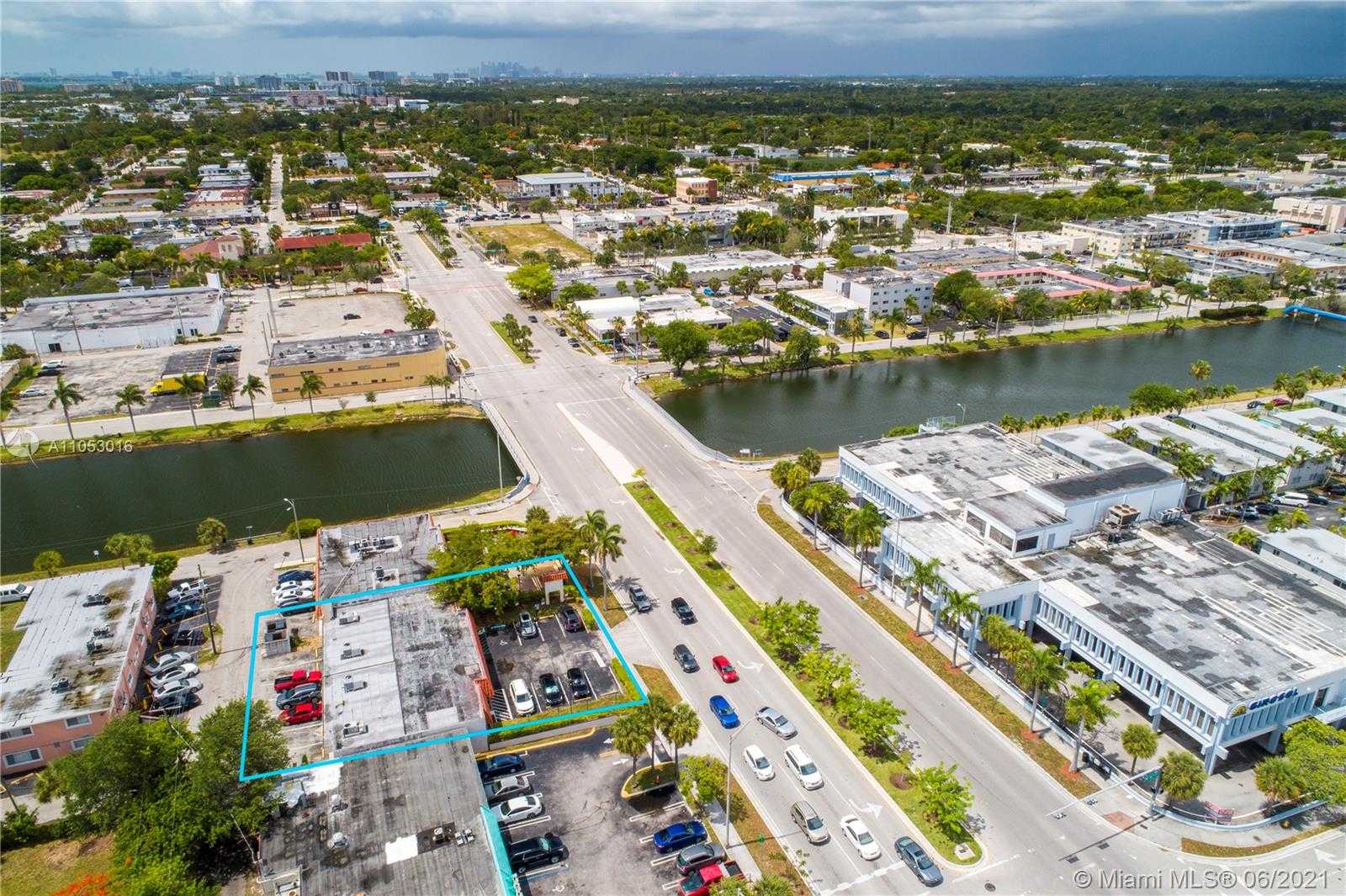 Small Image of 16635 NORTH EAST 19TH AVE, North Miami Beach Number 27