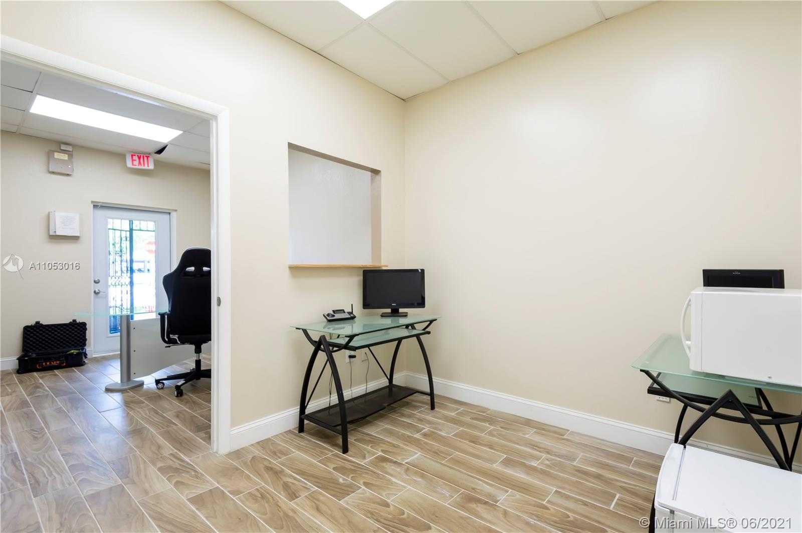 Small Image of 16635 NORTH EAST 19TH AVE, North Miami Beach Number 9
