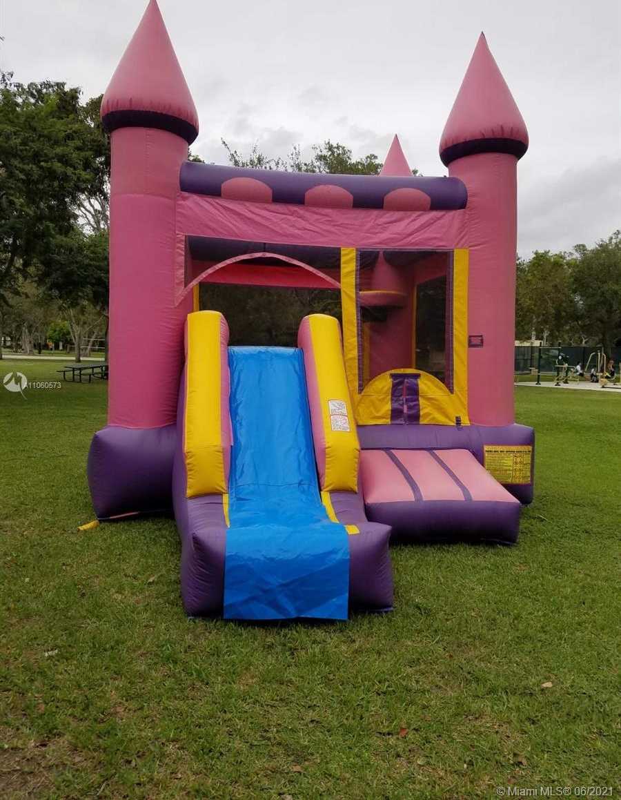 Small Image of 5550 NORTH WEST 84TH AVE, Doral Number 7
