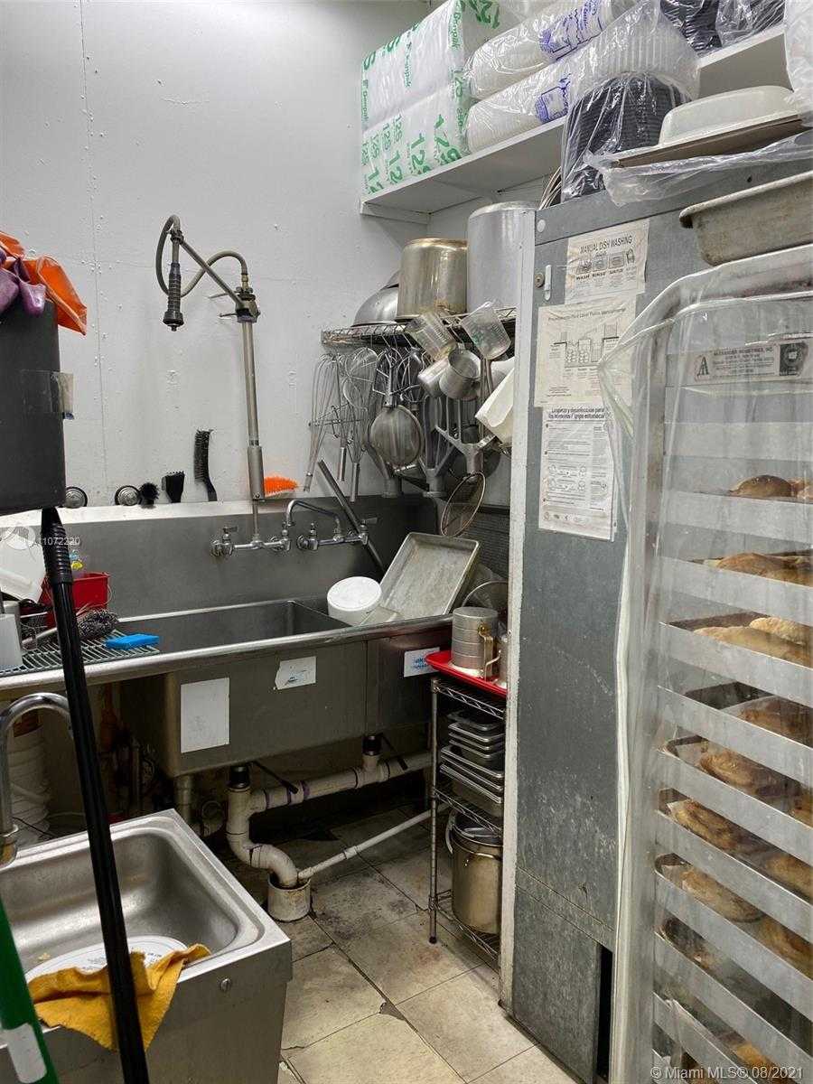 Small Image of 13353 SOUTH WEST 42ND ST, Miami Number 8
