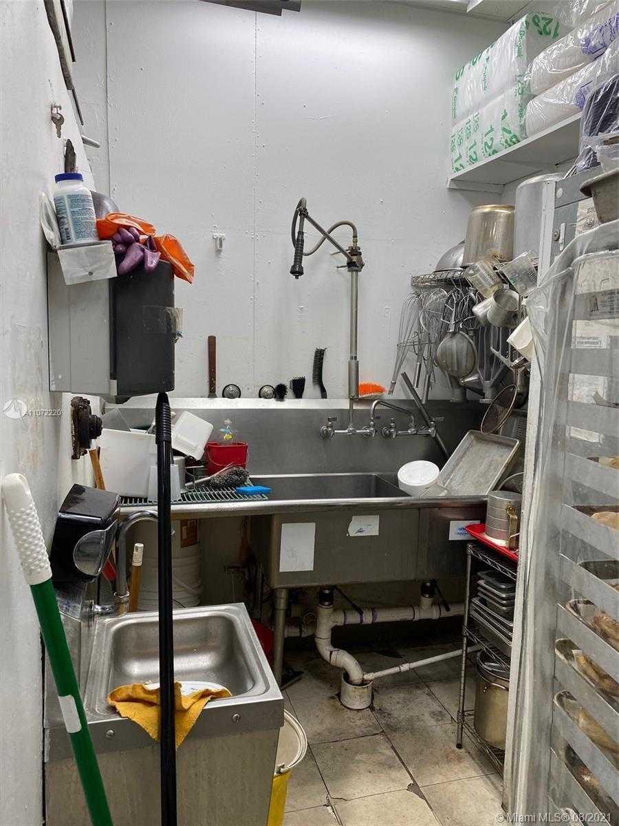 Small Image of 13353 SOUTH WEST 42ND ST, Miami Number 9
