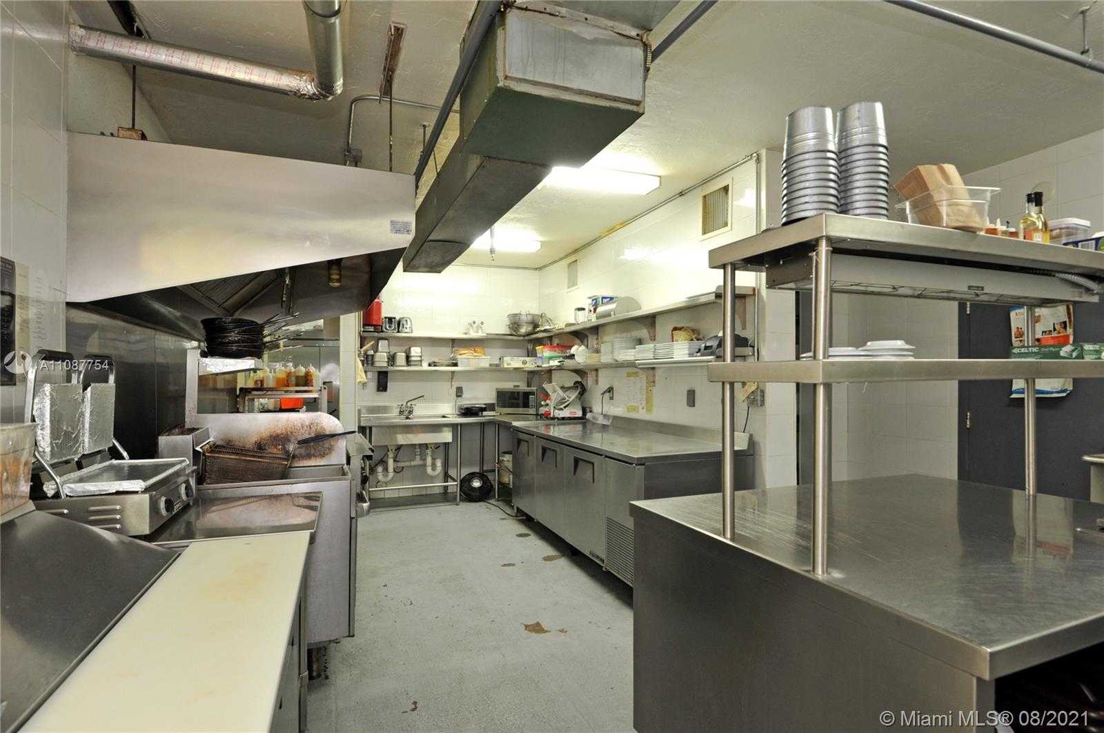 Small Image of 1360 COLLINS AVE, Miami Beach Number 10