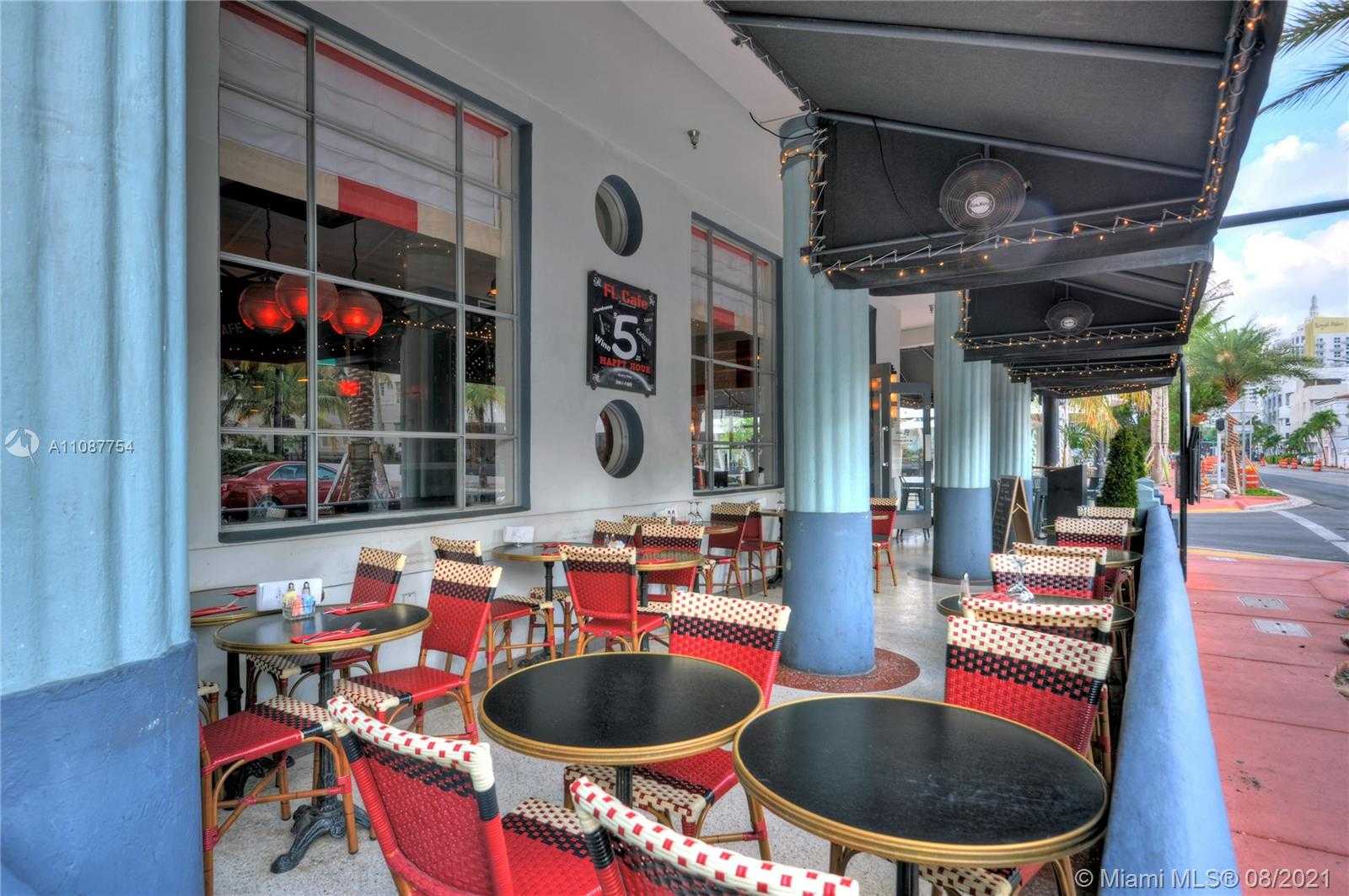 Small Image of 1360 COLLINS AVE, Miami Beach Number 4