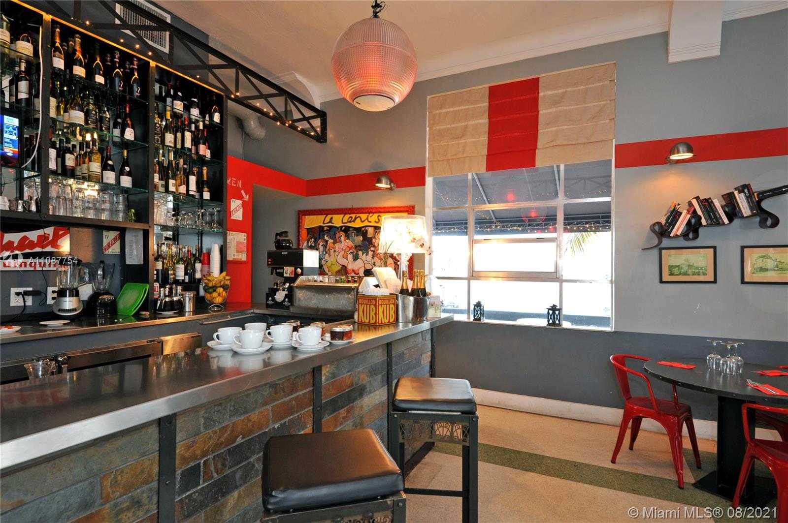 Small Image of 1360 COLLINS AVE, Miami Beach Number 5