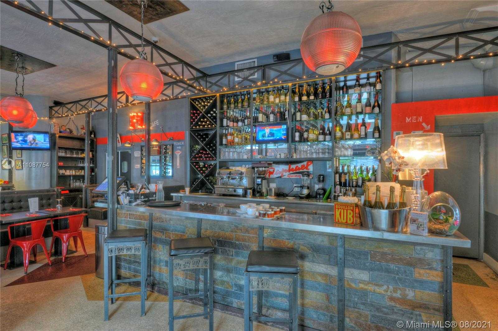 Small Image of 1360 COLLINS AVE, Miami Beach Number 6