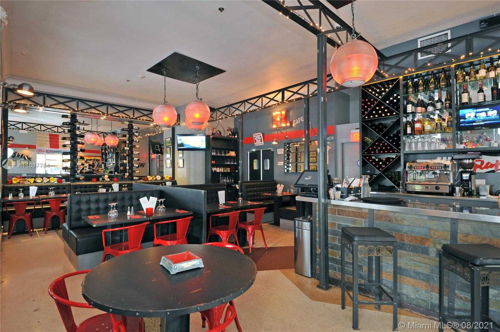 Small Image of 1360 COLLINS AVE, Miami Beach Number 7