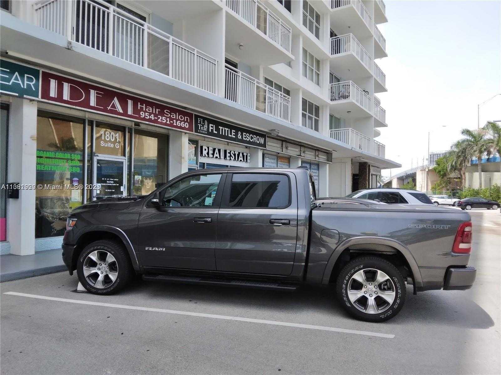 Small Image of 1801 S Ocean Dr, Hallandale Beach, FL 33009, USA Number 10