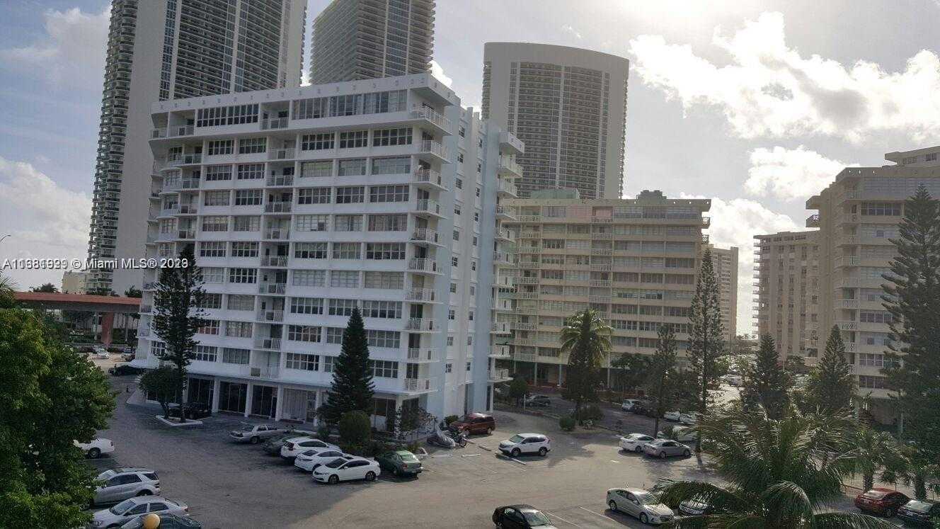 Small Image of 1801 S Ocean Dr, Hallandale Beach, FL 33009, USA Number 15