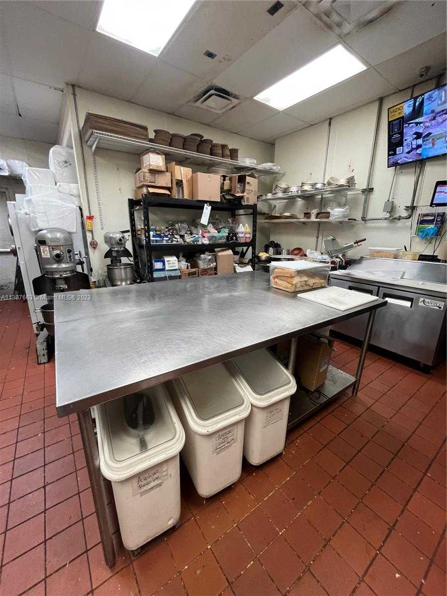 Small Image of 10740 NORTH WEST 74TH ST, Doral Number 19