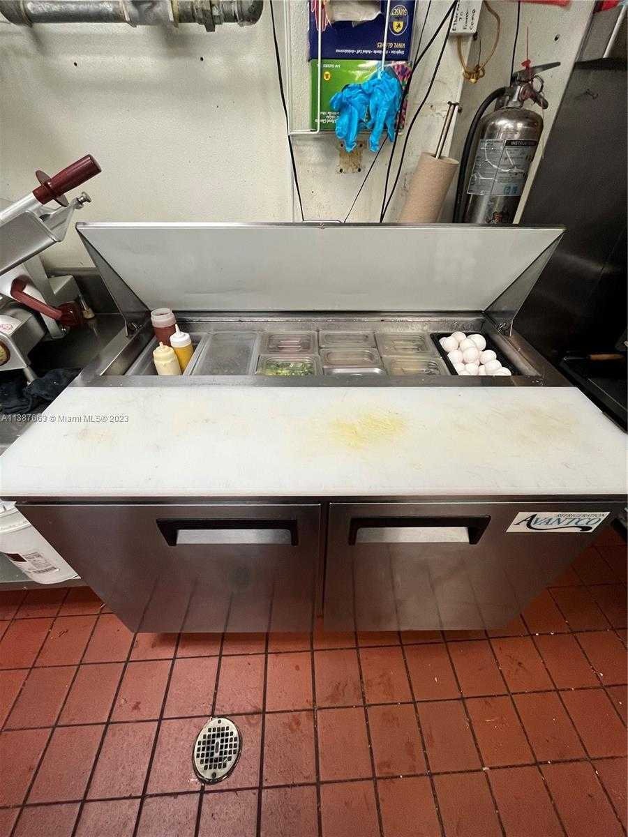Small Image of 10740 NORTH WEST 74TH ST, Doral Number 22