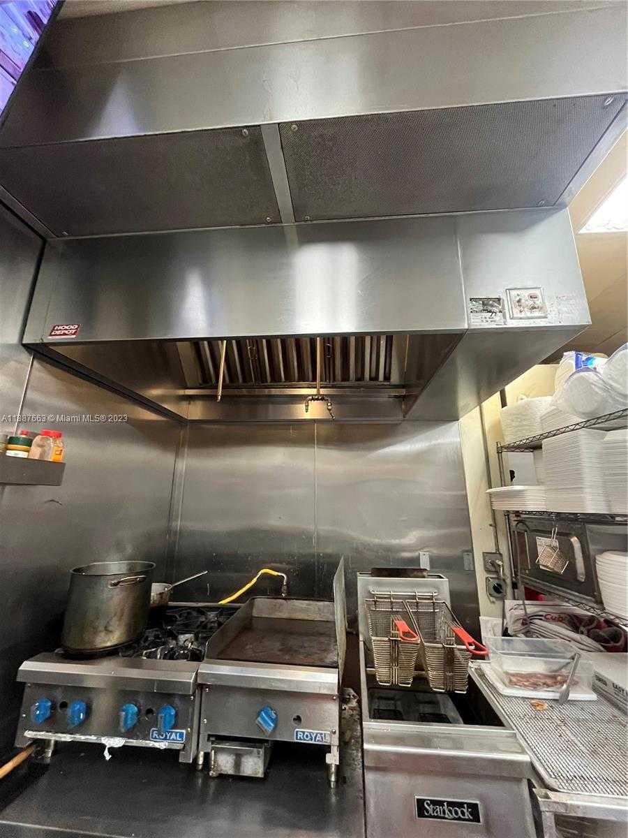 Small Image of 10740 NORTH WEST 74TH ST, Doral Number 23