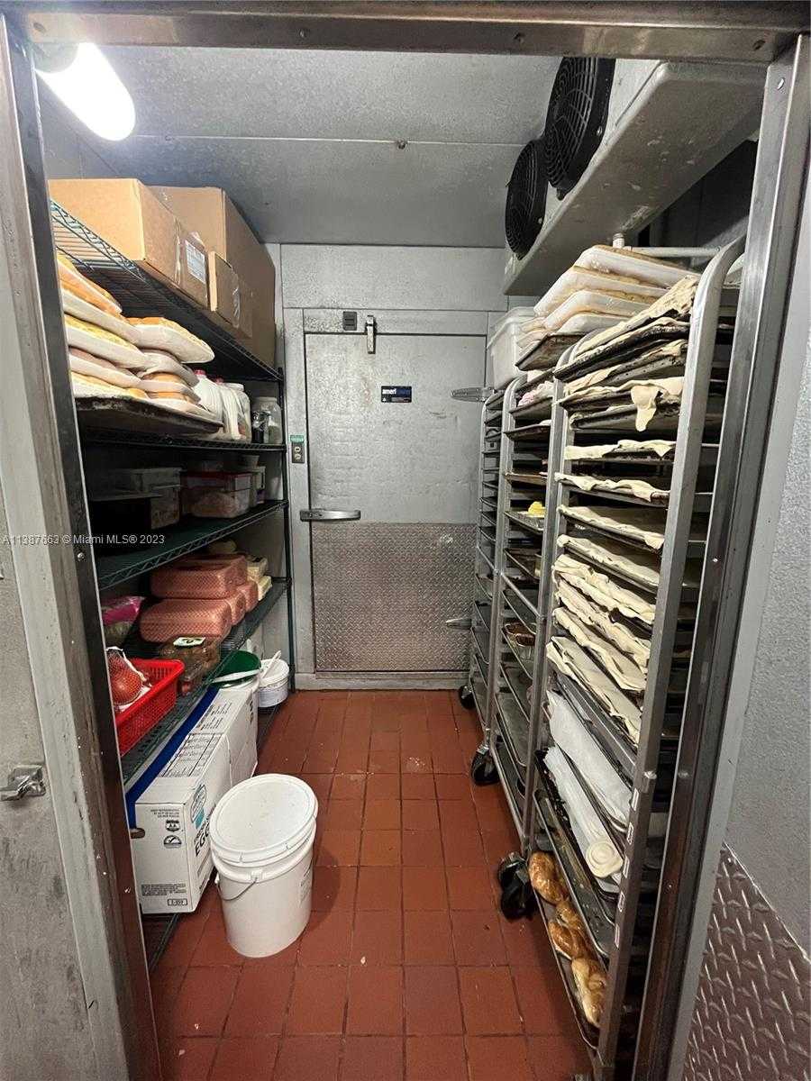 Small Image of 10740 NORTH WEST 74TH ST, Doral Number 28