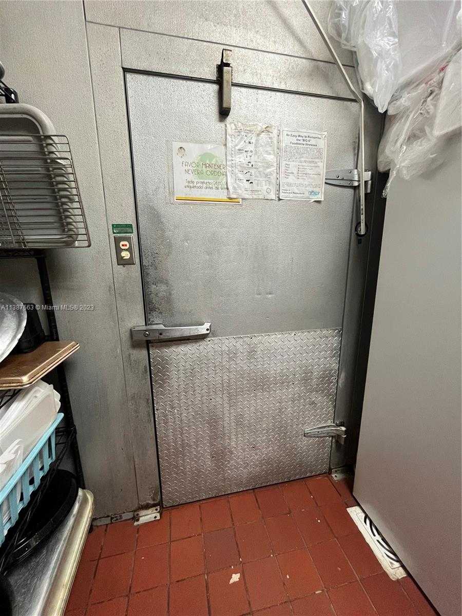 Small Image of 10740 NORTH WEST 74TH ST, Doral Number 29