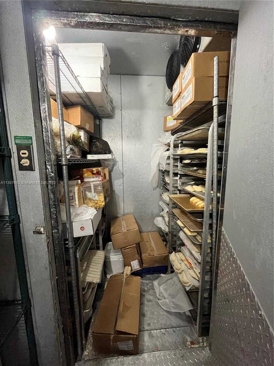 Small Image of 10740 NORTH WEST 74TH ST, Doral Number 30