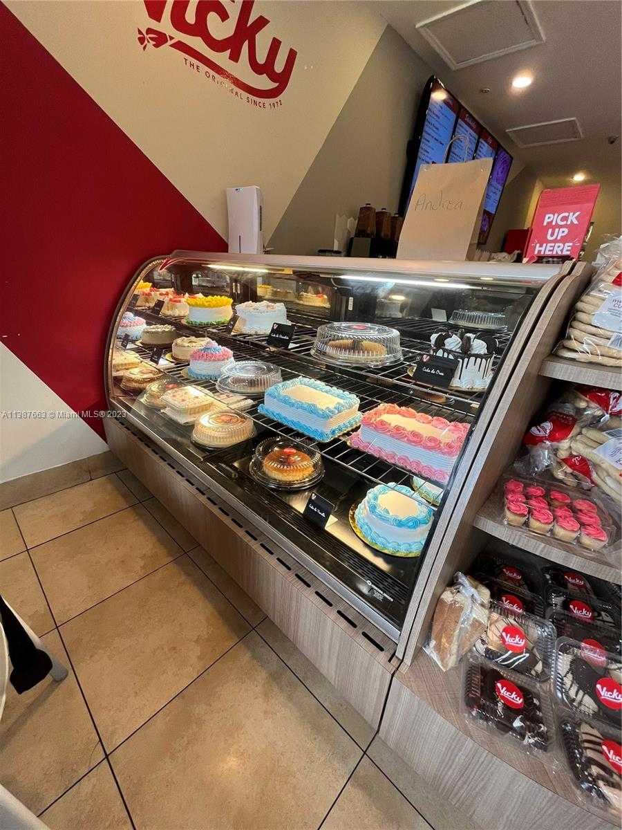 Small Image of 10740 NORTH WEST 74TH ST, Doral Number 5