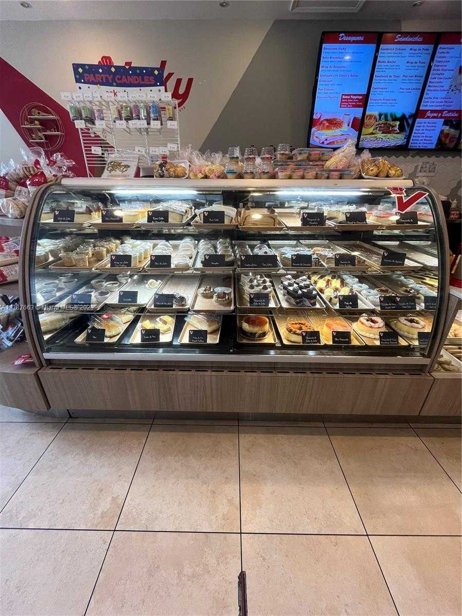 Small Image of 10740 NORTH WEST 74TH ST, Doral Number 6