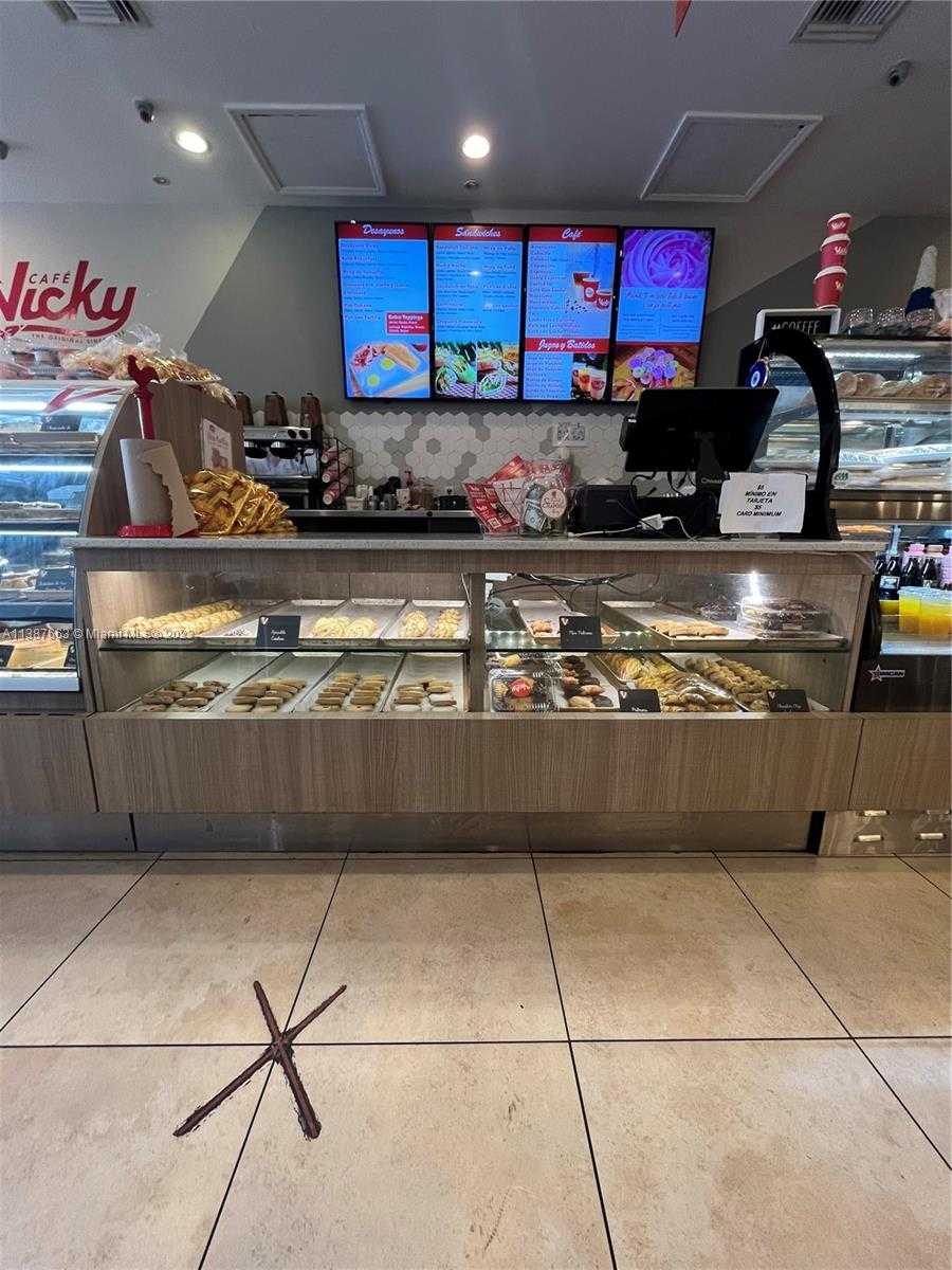 Small Image of 10740 NORTH WEST 74TH ST, Doral Number 8