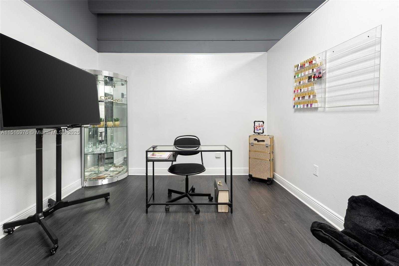 Small Image of SOUTH WEST 57TH AVE, Miami Number 19