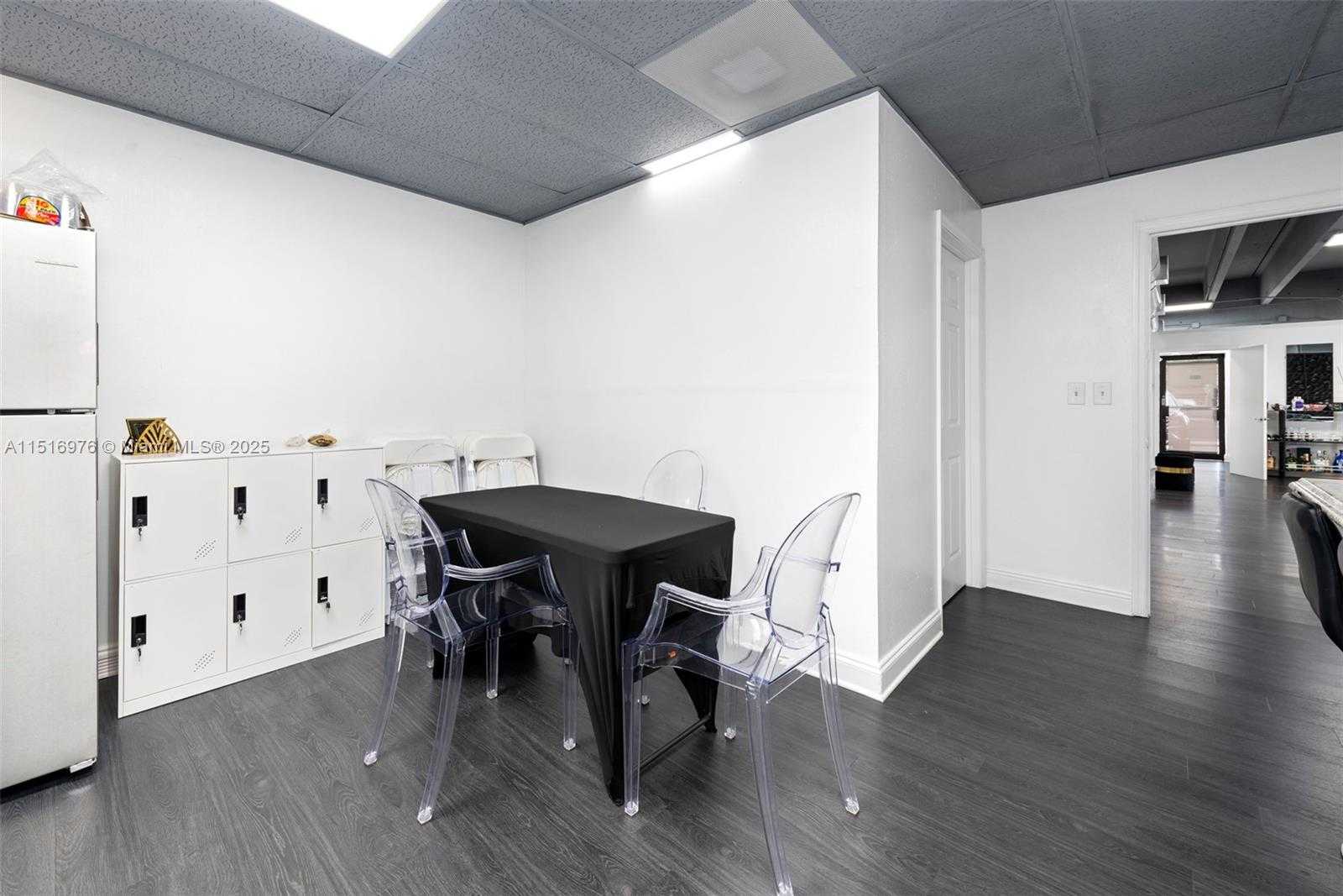 Small Image of SOUTH WEST 57TH AVE, Miami Number 24