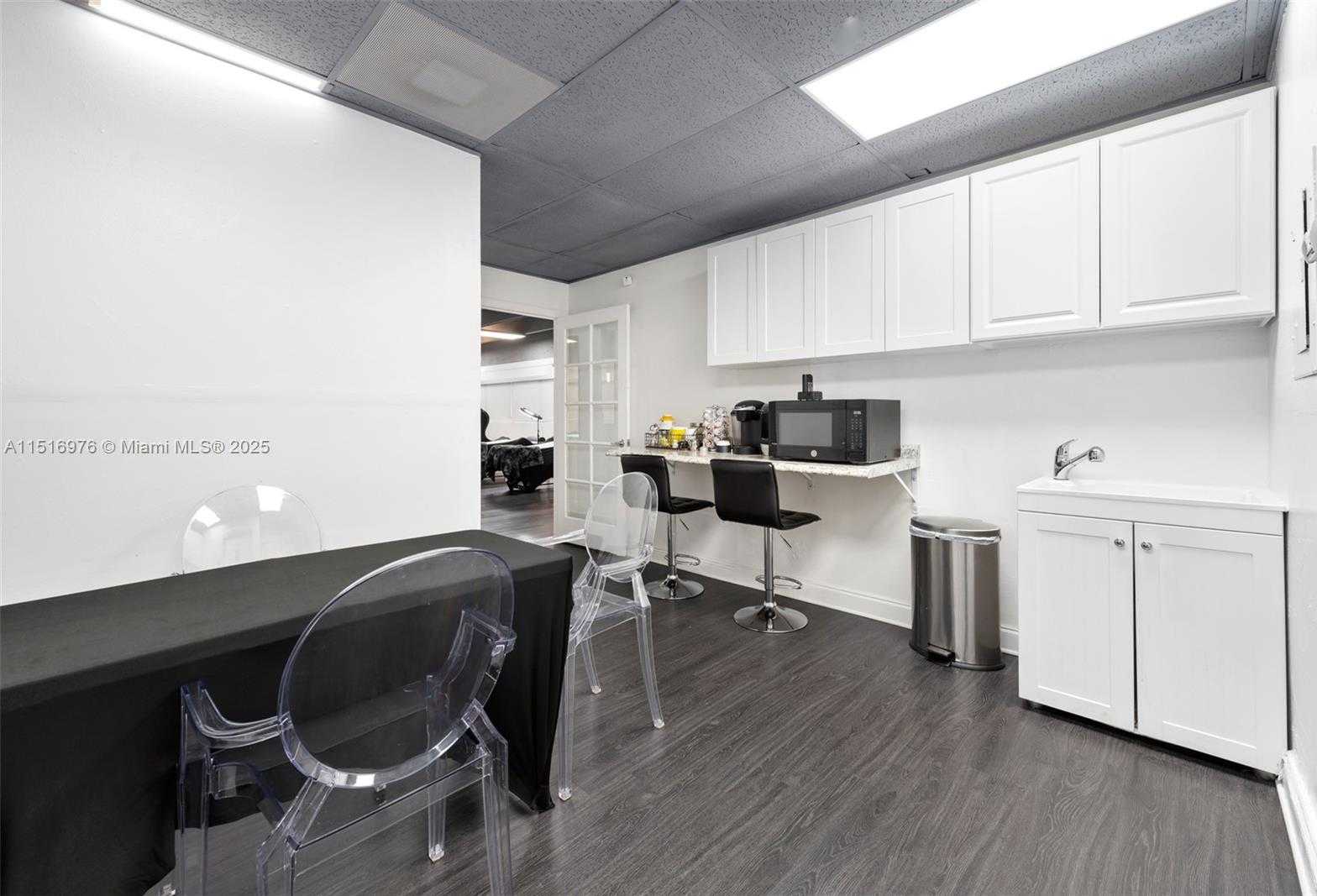 Small Image of SOUTH WEST 57TH AVE, Miami Number 25