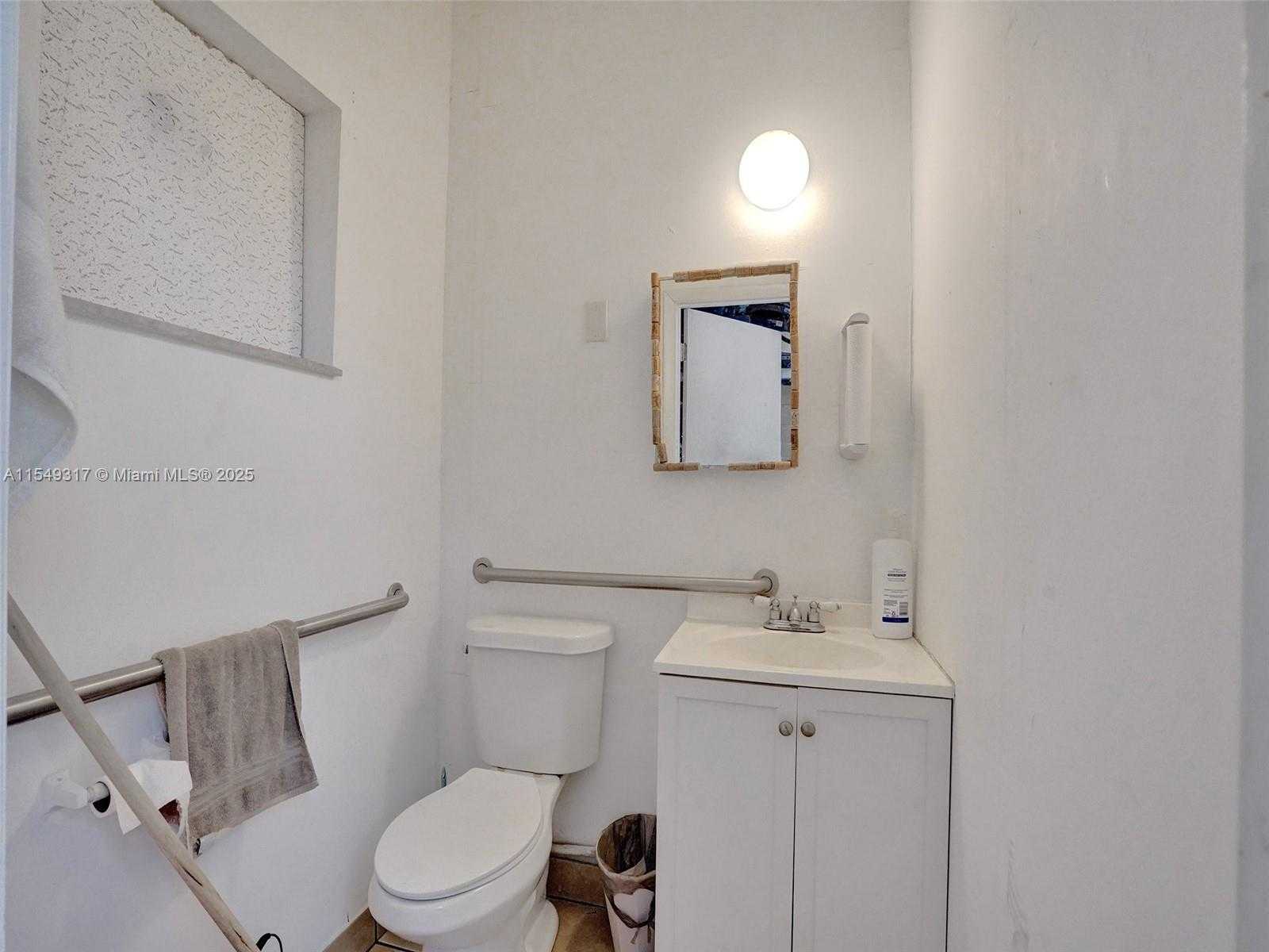 Small Image of 723 NORTH EAST 79, Miami Number 25