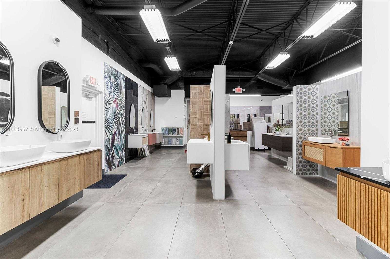 Small Image of BATH VANITIES/ACCESSORIES AND FLOORING, Doral Number 33