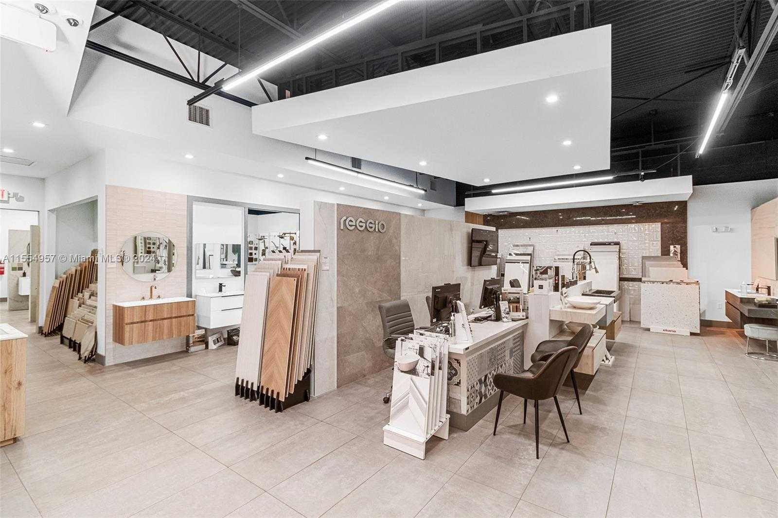 Small Image of BATH VANITIES/ACCESSORIES AND FLOORING, Doral Number 36